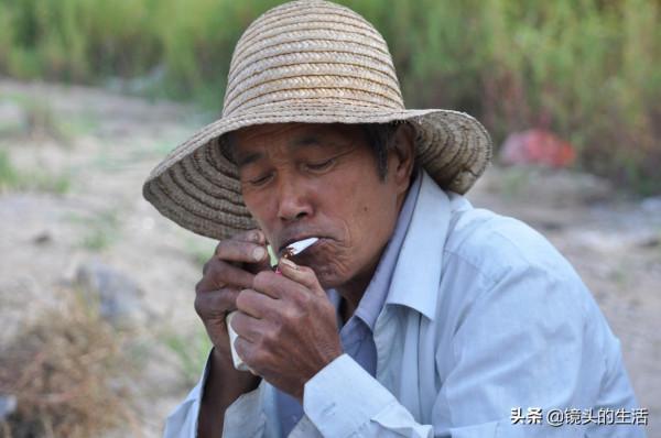 七旬大爺家沒房沒車沒錢,娶個女兵兒媳婦,女方還倒貼120萬 七旬大爺家沒房沒車沒錢,娶個女兵兒媳婦,女方還倒貼120萬