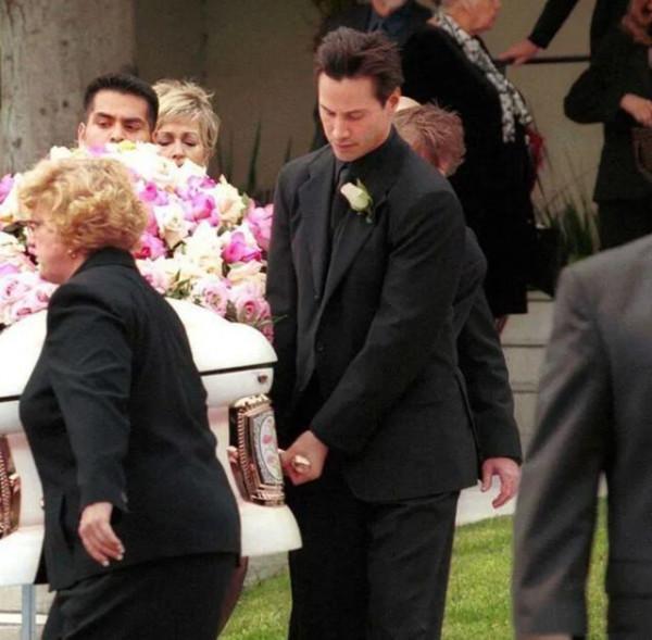 基努·李維斯捐出《駭客帝國》天價片酬，2億支援血癌治療研究