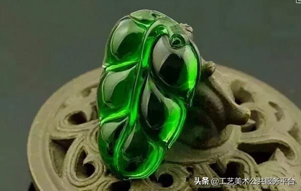 假貨大盤點！看到這 8 種珠寶離遠點，買了也是浪費錢！