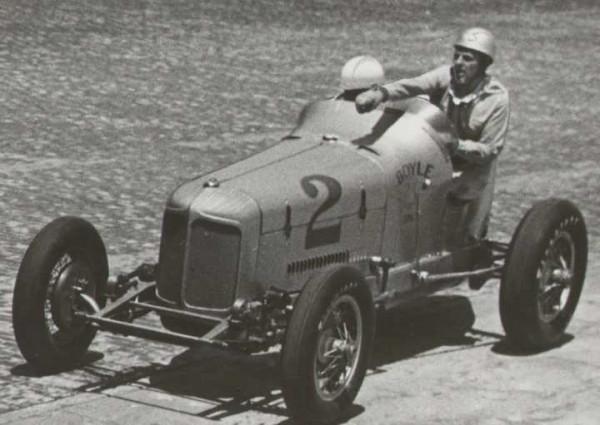 在切斷所有視野的環境下開車是一種什麼體驗？