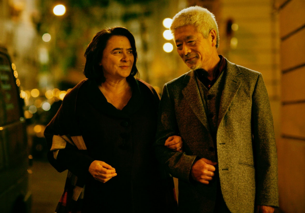 巴黎女子二戰中離開未婚夫，幾十年後遇到美國喪母女孩：愛的奇蹟