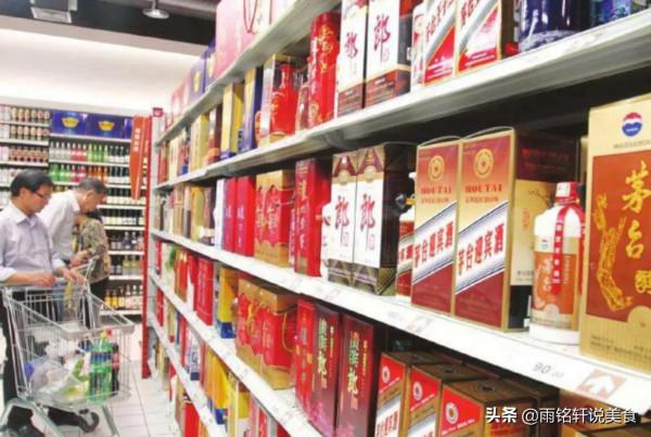 超市買白酒，有5款用料紮實，喝著順口還便宜，過冬買幾箱慢慢喝