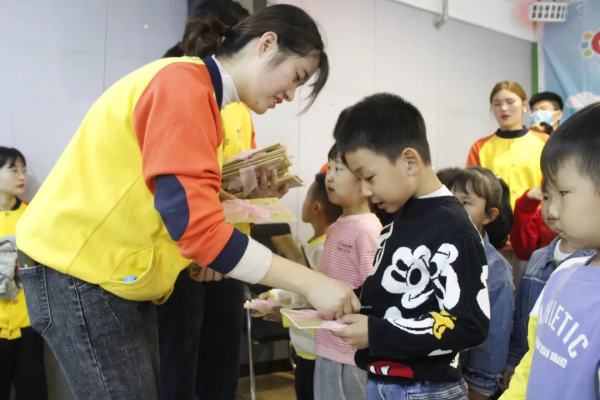 高新區匯愛幼稚園丨新學期、新氣象，升班儀式進行中