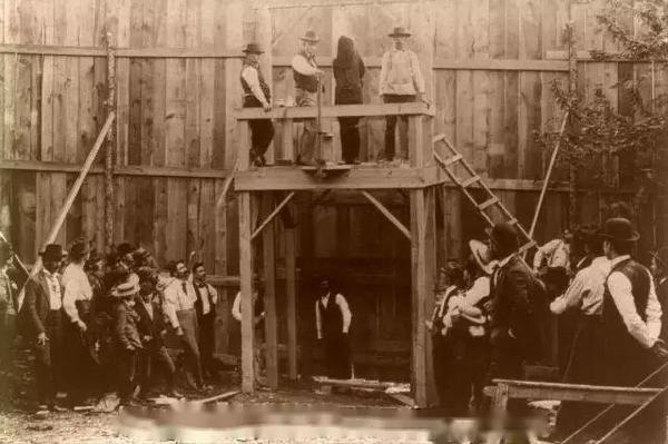 19世紀美國連環殺手:親自設計一座殺人旅館,200餘人先後遇害 19世紀美國連環殺手:親自設計一座殺人旅館,200餘人先後遇害