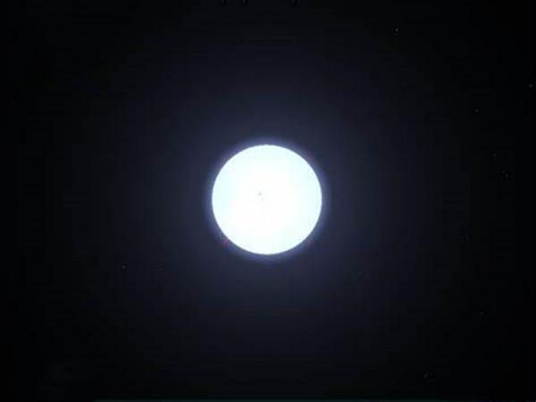 宇宙中最大的恆星有多大？體積是太陽的170億倍，重新整理我們的認知