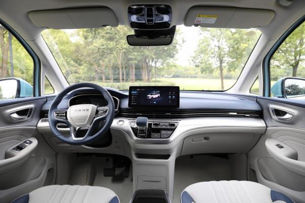 新車|適合二孩家庭全家出行 新款榮威iMAX8靜態解析 新車|適合二孩家庭全家出行 新款榮威iMAX8靜態解析