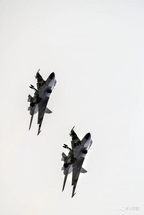 戰鷹呼嘯，異型機同場競技！