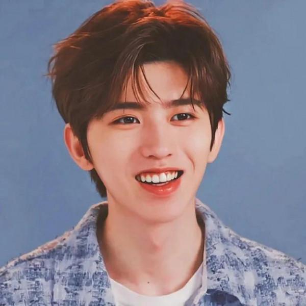 蔡徐坤明星頭像：你是人間星光，不要笑我沒長大我只是不想複雜