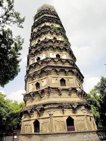 領略東、西方不一樣的風情——比薩斜塔與虎丘塔