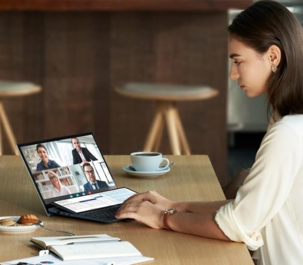 儘管獲獎無數!為什麼打死我都不買雙屏筆記本 儘管獲獎無數!為什麼打死我都不買雙屏筆記本