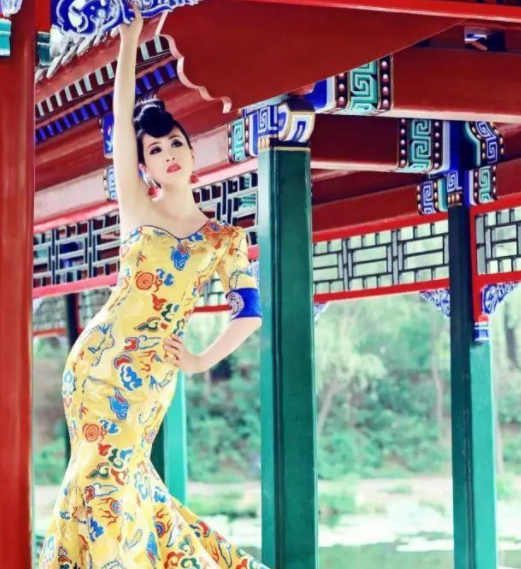 3大過氣網紅現狀：芙蓉姐姐身家上億，鳳姐淪落到給美國人修腳