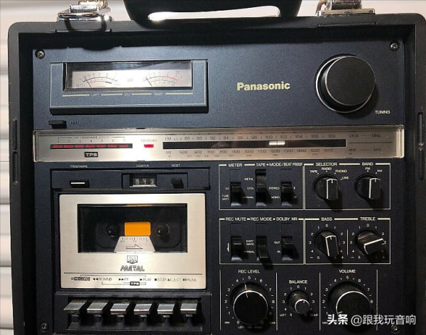松下RX-6400 也稱為RX-A2可能是80年代以來最響亮的行動式音響