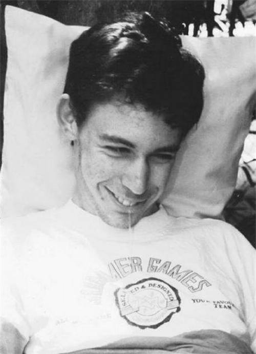 天才兒童變植物人,被女護工喚醒後上大學結婚生子,她咋做到的? 天才兒童變植物人,被女護工喚醒後上大學結婚生子,她咋做到的?