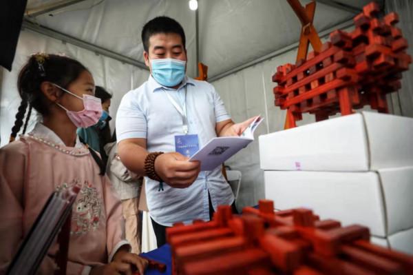 滿滿煙火氣!“白塔妙會”月圓開市 滿滿煙火氣!“白塔妙會”月圓開市