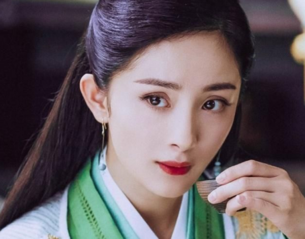 “精緻”美女秒變“人皮面具”楊超越丟掉眉毛,簡直太嚇人了 “精緻”美女秒變“人皮面具”楊超越丟掉眉毛,簡直太嚇人了