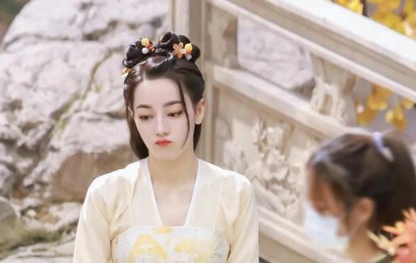 《安樂傳》殺青啦！迪麗熱巴太美，龔俊很俊，劉宇寧造型很驚豔