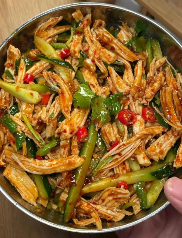 夏天不想吃肉的朋友，試試這六款涼拌肉菜吧，保證開胃