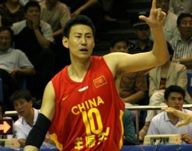 長文 | 中國籃球兩位名宿，李楠和朱芳雨，誰的生涯成就更高？