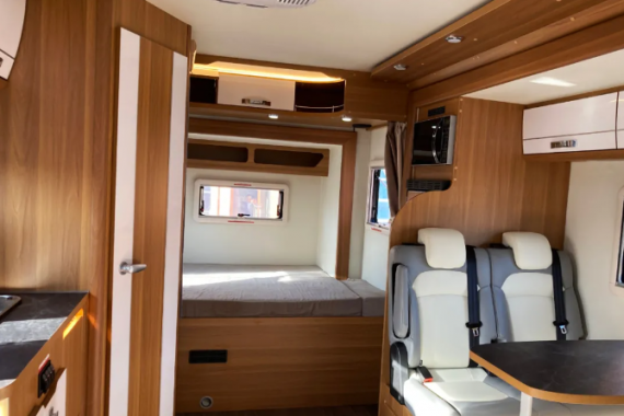 仿袋鼠的中國紅設計?雙拓展 黑科技 更安全,隆翠凱歌C630雙拓房車 仿袋鼠的中國紅設計?雙拓展 黑科技 更安全,隆翠凱歌C630雙拓房車