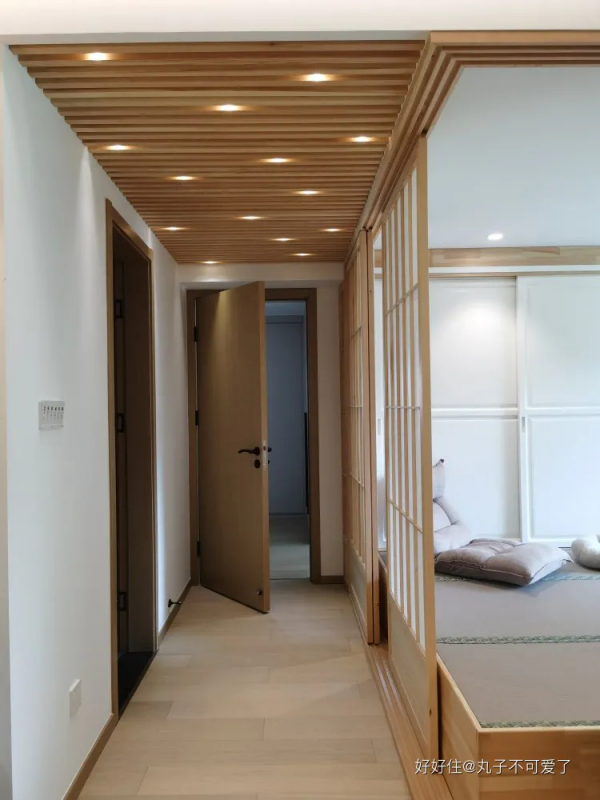 畫風治癒！榻榻米與客廳聯動，傢俱多了，竟然更寬敞了？