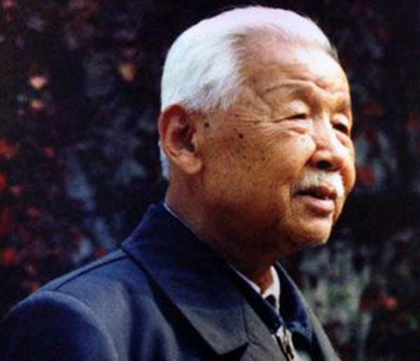 他曾任山東省的省長，後任中顧委委員，官至正部，享年100歲