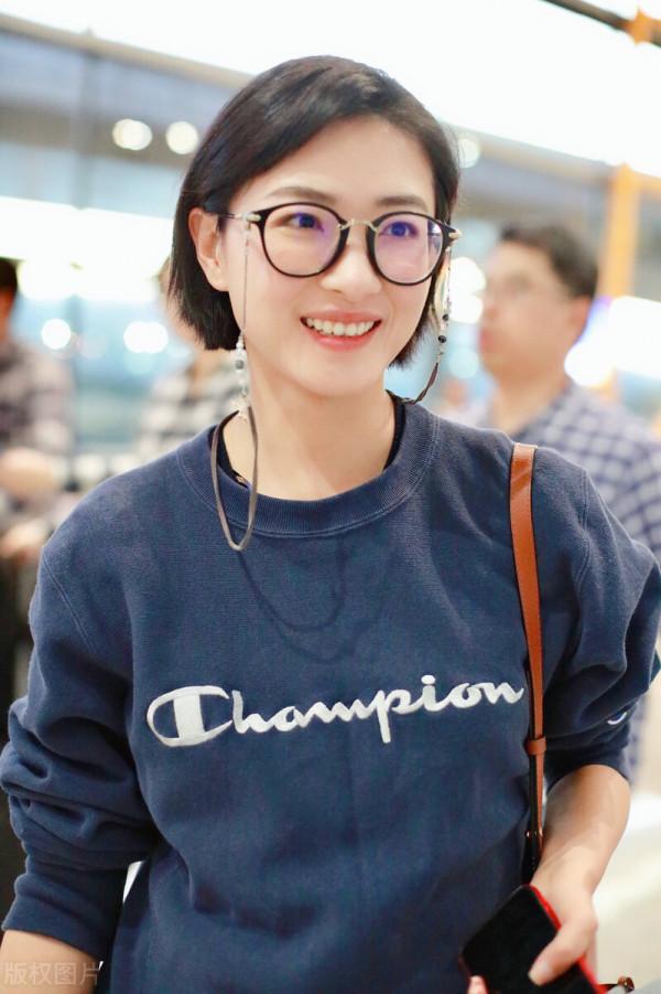 知性幹練：萬茜