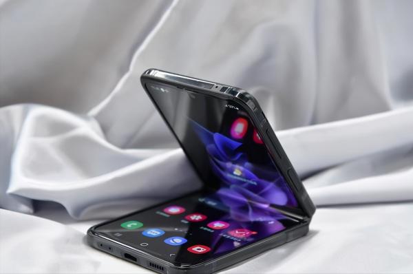 三星後臺記錄手機跌落速度，可能預設使用者損壞拒絕保修，合理嗎？