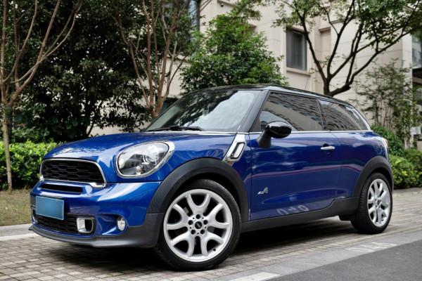 不要把車停在MINI PACEMAN旁,它會讓你的車黯然無光 不要把車停在MINI PACEMAN旁,它會讓你的車黯然無光