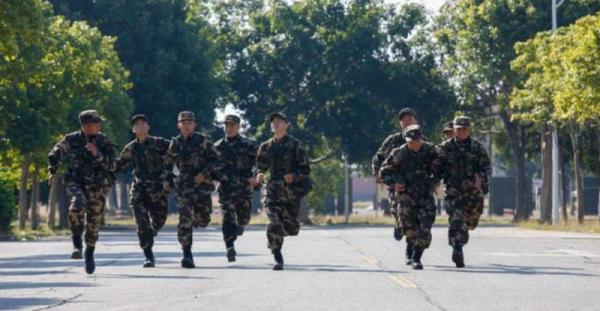 賈冰娛樂圈歷險記:17歲當兵,28歲當團長,35歲副處級;37歲爆紅 賈冰娛樂圈歷險記:17歲當兵,28歲當團長,35歲副處級;37歲爆紅