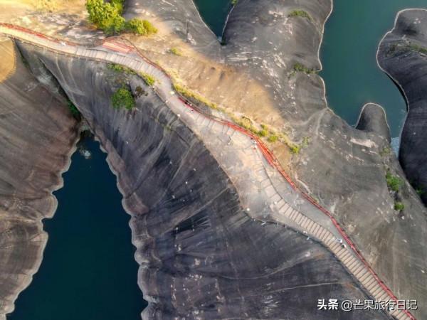 湖南郴州高椅嶺，沒裝護欄太危險，裝了護欄門票80，值不值？