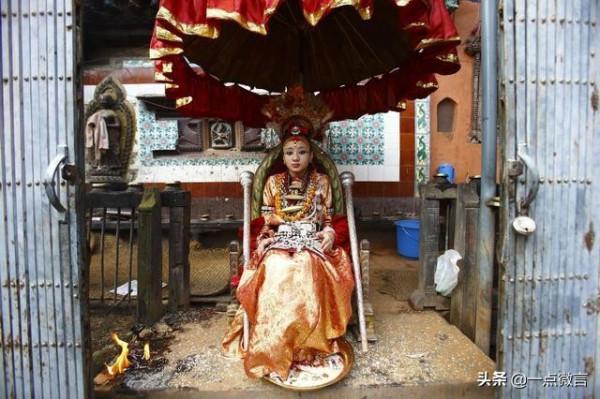 尼泊爾庫瑪麗：雖說都是幾歲的女孩，但國王見了都得下跪