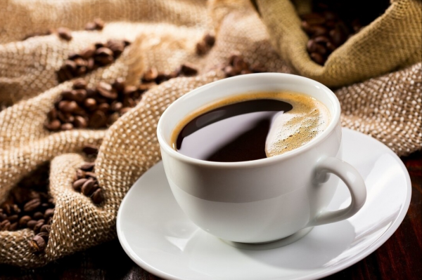 同樣是咖啡，“白咖啡”和“黑咖啡”啥區別？減肥不能喝哪種？