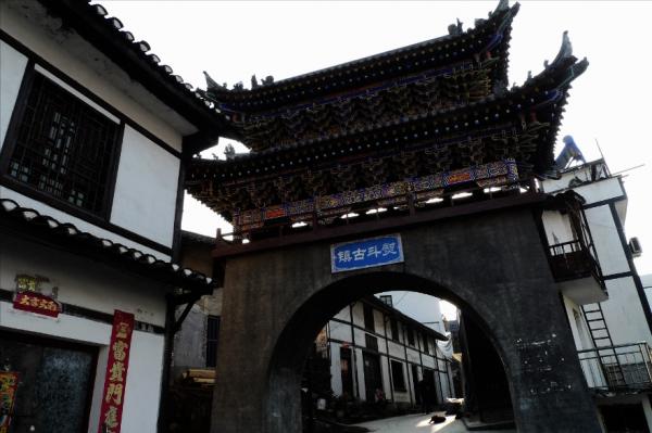 陝西當地鮮有人知的千年古鎮，風景堪比烏鎮，還免費對外開放