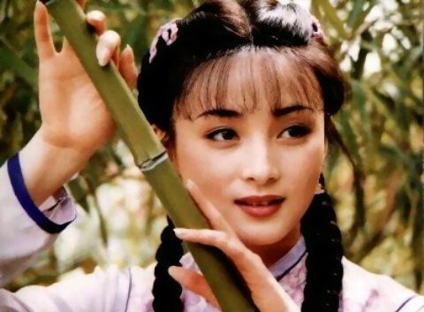 女明星年輕時的顏值，孫儷不輸蔣勤勤，劉雪華像真人洋娃娃