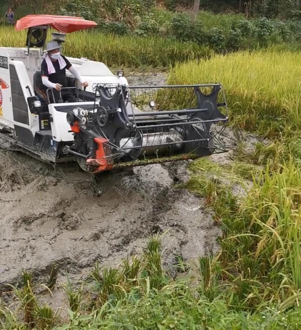 打工掙錢，農民工太矛盾，一邊是家庭，一邊是生活，鄉愁成了心病