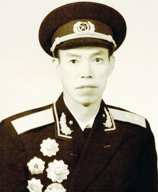 抗戰勝利後,八路軍山東軍區六個主力師開赴東北,師長都是誰? 抗戰勝利後,八路軍山東軍區六個主力師開赴東北,師長都是誰?