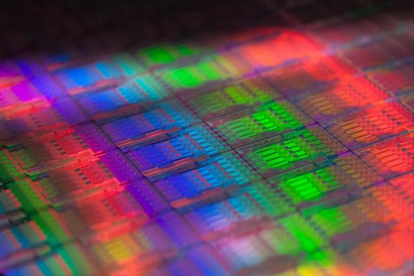 13元一枚的ESP晶片，卻在黑市被賣到4000元，比黃金還要貴