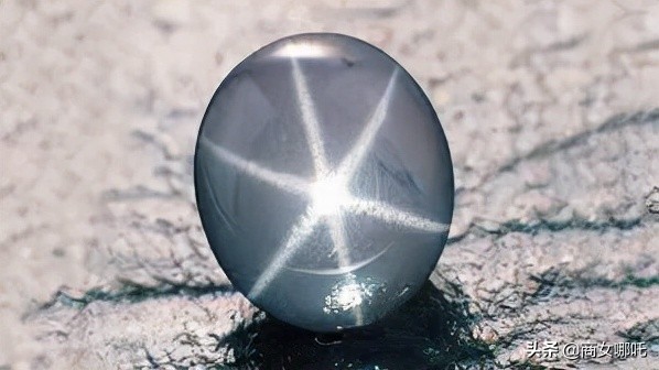 屬於銀河系的星光尖晶石,深藏仰望星空的夢想 屬於銀河系的星光尖晶石,深藏仰望星空的夢想