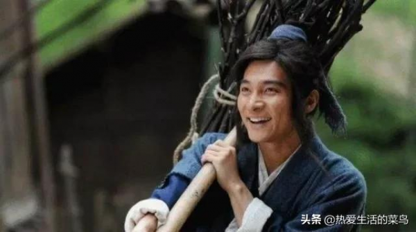 老農下葬後連降三日暴雨,路過相士感慨這家後人要發達,果然應驗 老農下葬後連降三日暴雨,路過相士感慨這家後人要發達,果然應驗