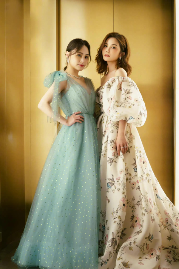 下一站天后twins出道時候的照片,22年彼此都是最想感謝的人 下一站天后twins出道時候的照片,22年彼此都是最想感謝的人