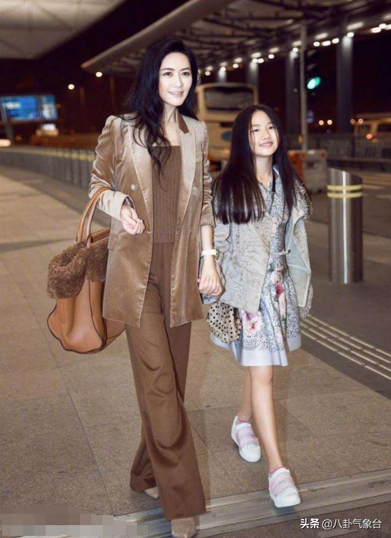 王志文的緋聞女友，守寡６年成隱形富婆，田海蓉的人生不簡單