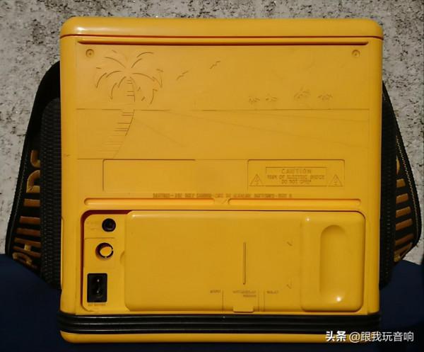 PHILIPS飛利浦 Le Cube D8080 / D8082行動式收音機、盒式磁帶錄音機