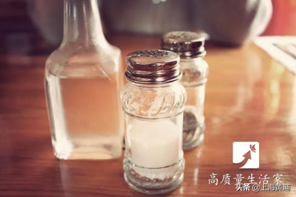 冰箱拿出來的凍肉，千萬​不要拿水泡著化，教你1個訣竅，化完彈嫩又多汁