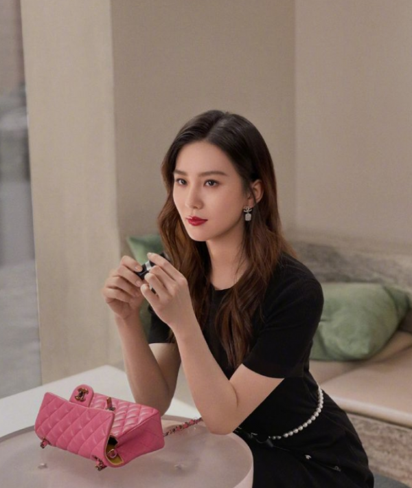 劉詩詩:學生時代的她真的很清純很靈動,你們喜歡嗎 劉詩詩:學生時代的她真的很清純很靈動,你們喜歡嗎