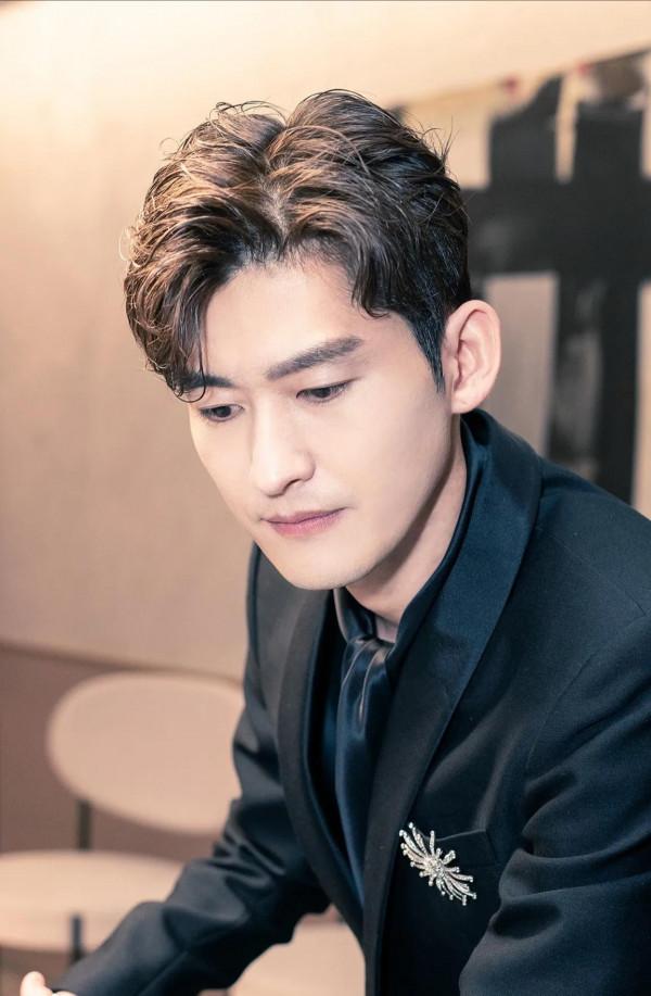 張翰說關於網路暴力我有權說話社會上的質疑讓我成長