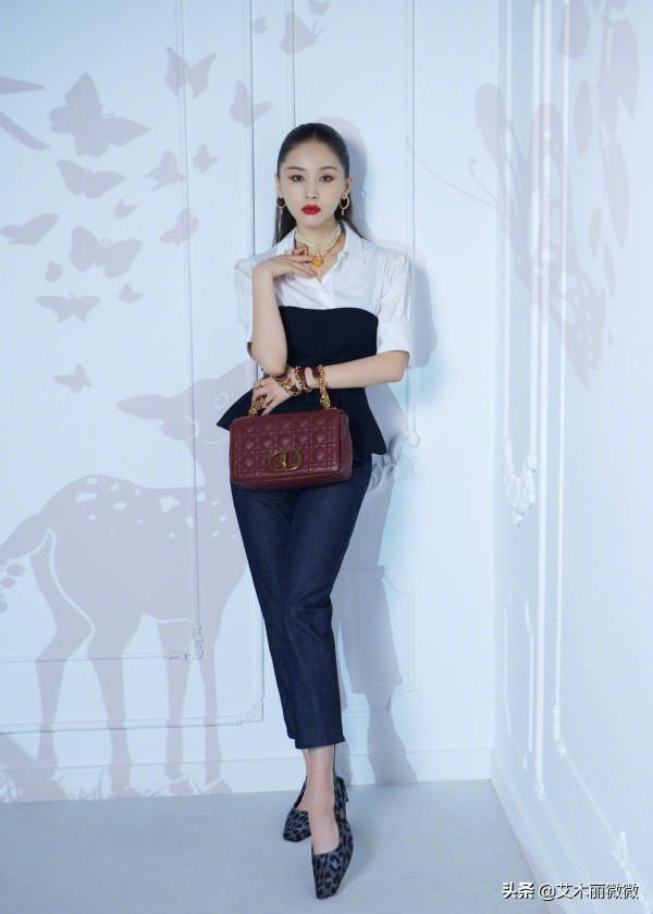 王子文太會穿了吧,穿白西裝配齊肩直髮好霸氣,159穿出180的氣場 王子文太會穿了吧,穿白西裝配齊肩直髮好霸氣,159穿出180的氣場