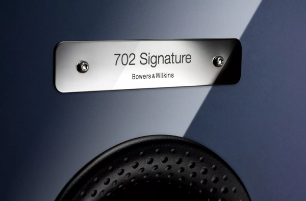 高雅的英倫紳士藍 Bowers &amp&semi; Wilkins 705 Signature書架式揚聲器
