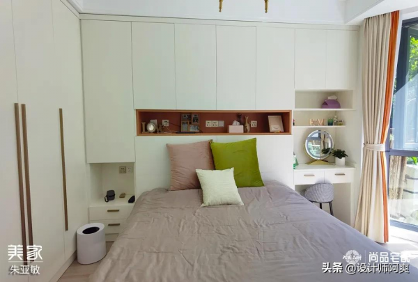 玄關打了4個櫃子,全屋還有10個,這位姐姐是狠人實錘了 玄關打了4個櫃子,全屋還有10個,這位姐姐是狠人實錘了