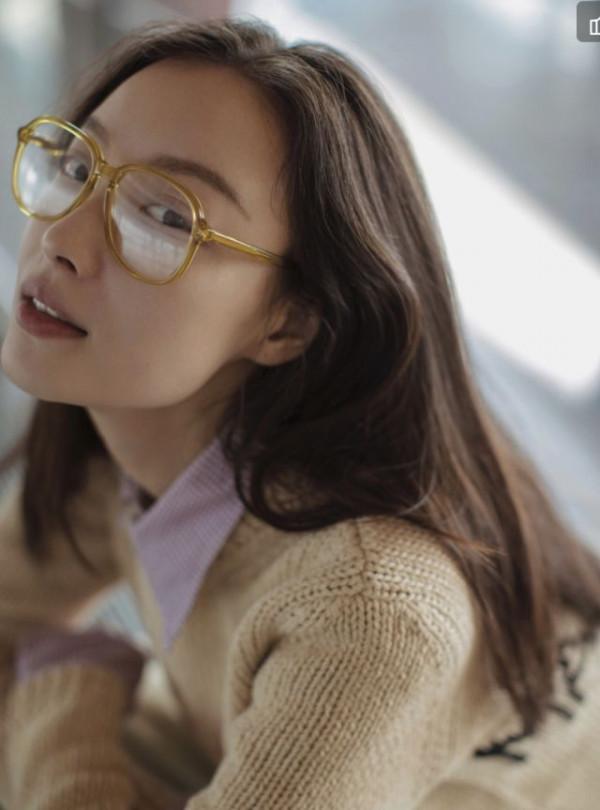 戴眼鏡就不能化妝了嗎?“眼鏡妝”瞭解一下,簡單又好看 戴眼鏡就不能化妝了嗎?“眼鏡妝”瞭解一下,簡單又好看