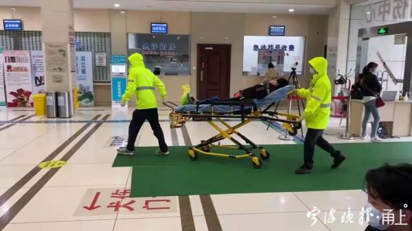 男子肩頸疼痛，2小時後全身失去知覺！醫生：嚴重可瞬間致命！平常這些舉動很危險…